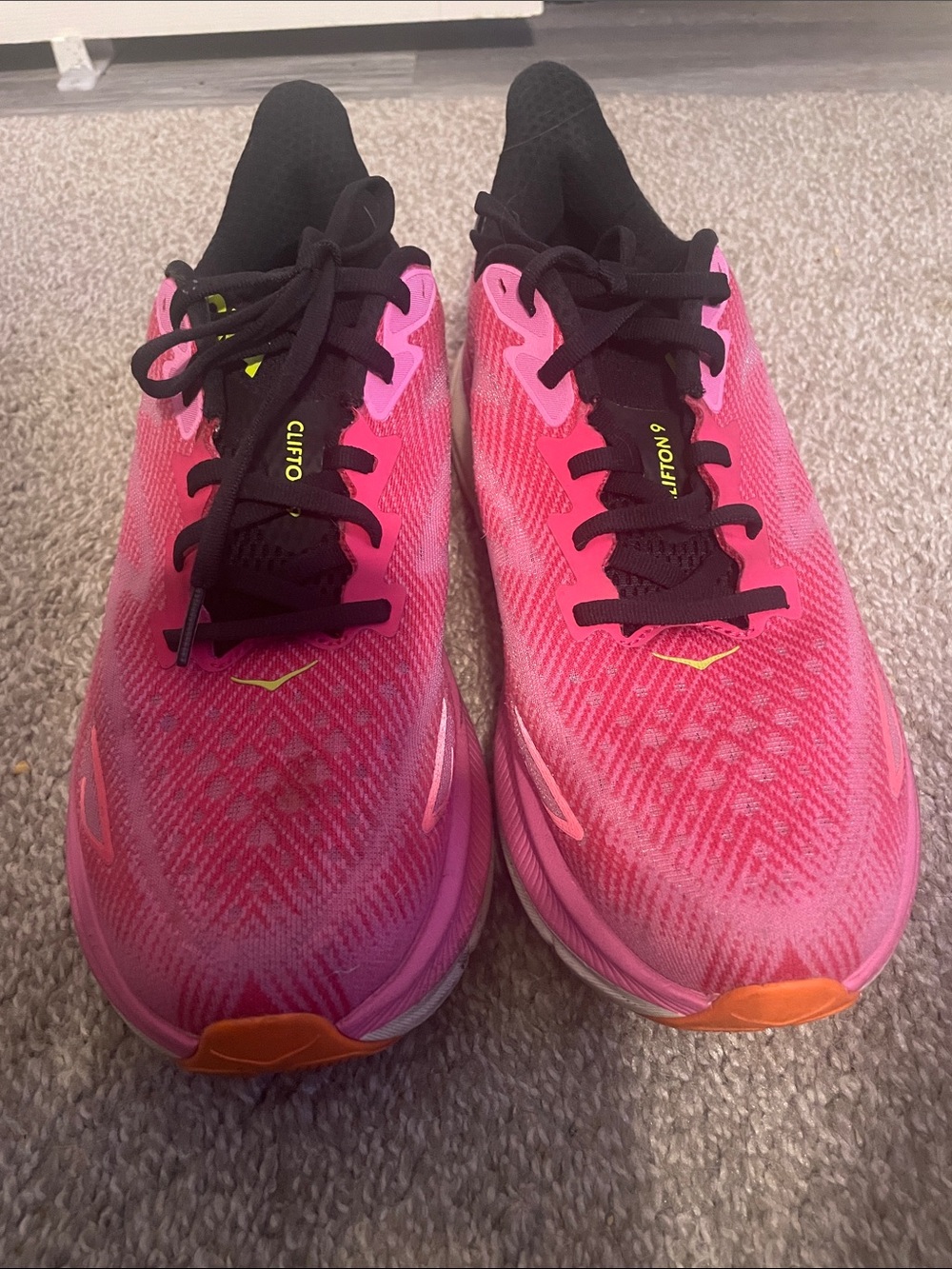 Hoka women sneaker 10